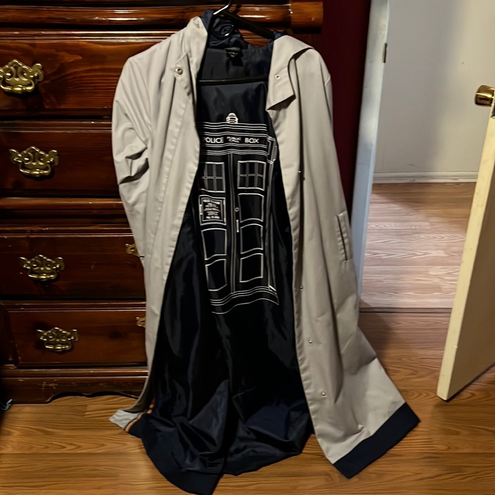 Doctor Who Her Universe 13th Doctor Cosplay Coat